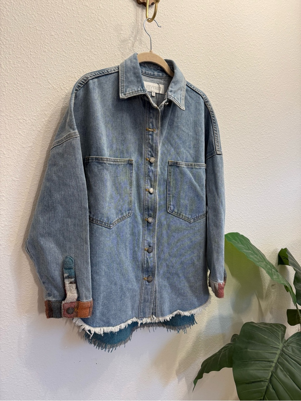 Veveret Southwestern Aztec Denim Shacket Oversized Raw Hem Jacket | Size Small - Picture 4 of 10